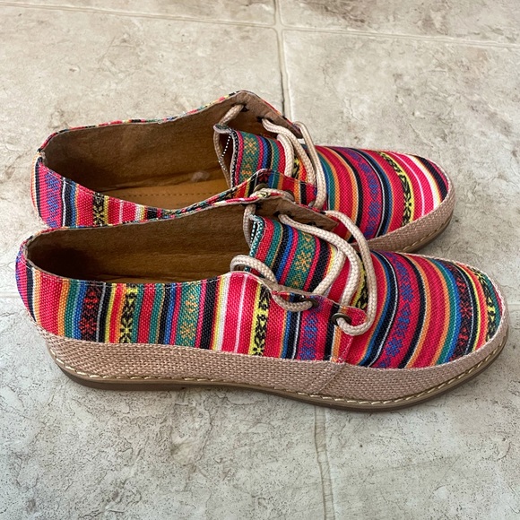 COLORFUL Mexico Designed Shoes - Picture 1 of 6